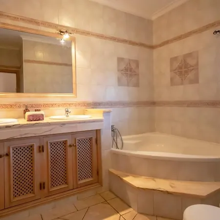 Βίλα Al Meida Exclusive For Groups & Retreats